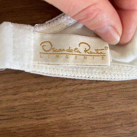 Vintage Oscar de la Renta bra | 36B - Picture 5 of 7